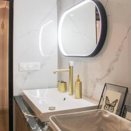 Apartamento Charming 2-room In The Heart Of *